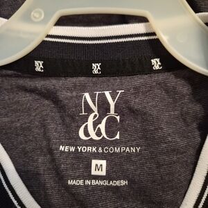 New York & Company Charcoal Short Sleeve Tee